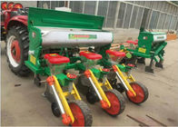 A maquinaria dos tratores de exploração agrícola executa o afastamento preciso da fileira da máquina de semear 600-800cm da posição do milho fornecedor